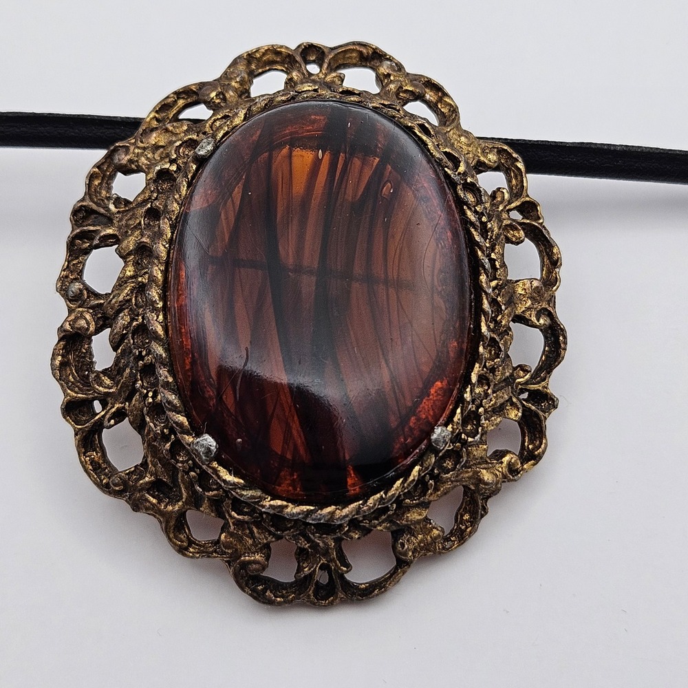 Vintage Ornate Gold Tone Filigree Oval Brooch Topaz Colored Brown Glass Pin